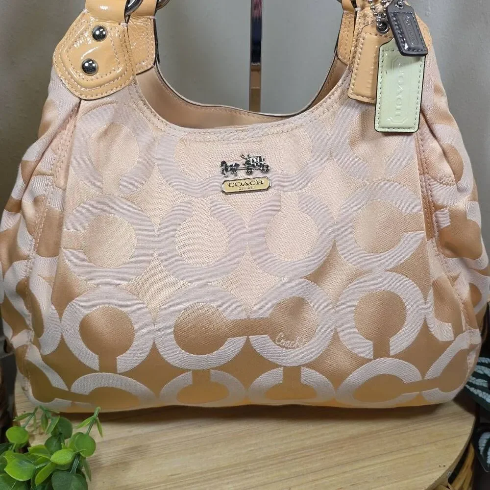 Coach Maggie Madison Op Art Bag - Picture 2 of 16